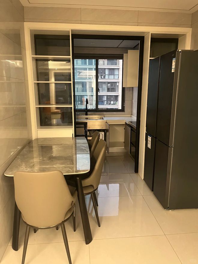 桌入住后我却真香了！小户型这么装太绝不朽