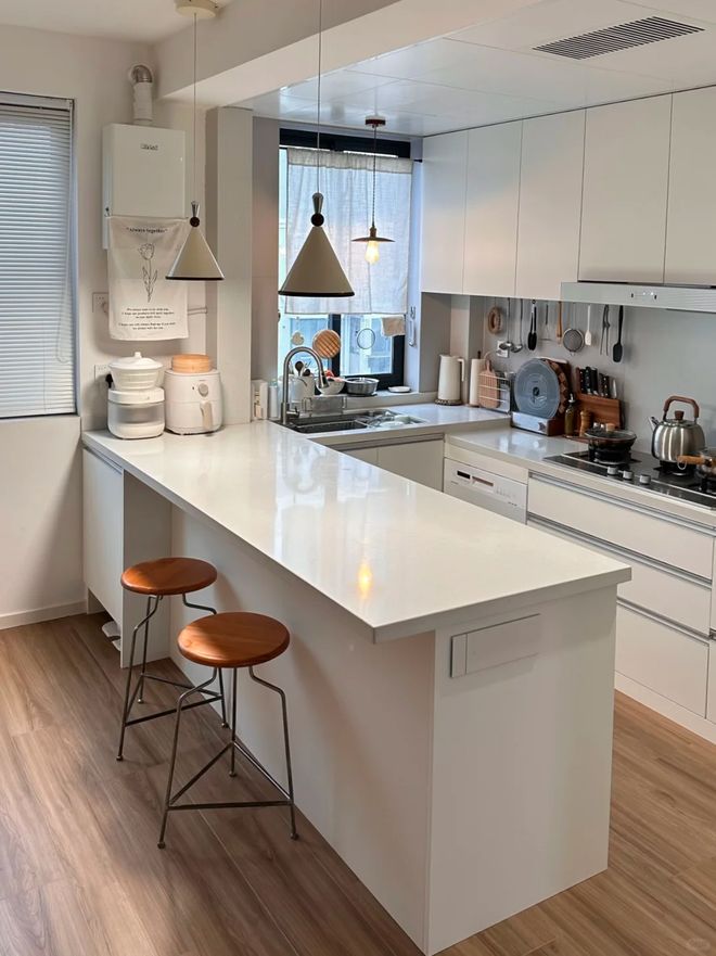 桌入住后我却真香了！小户型这么装太绝不朽情缘正版老公不听劝非要拆了餐厅餐(图5)