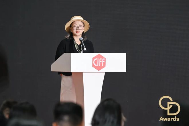 华钻之星」颁奖典礼（民用家具展专场）盛大举办mg不朽情缘平台网站CIFF广州 2025「(图2)