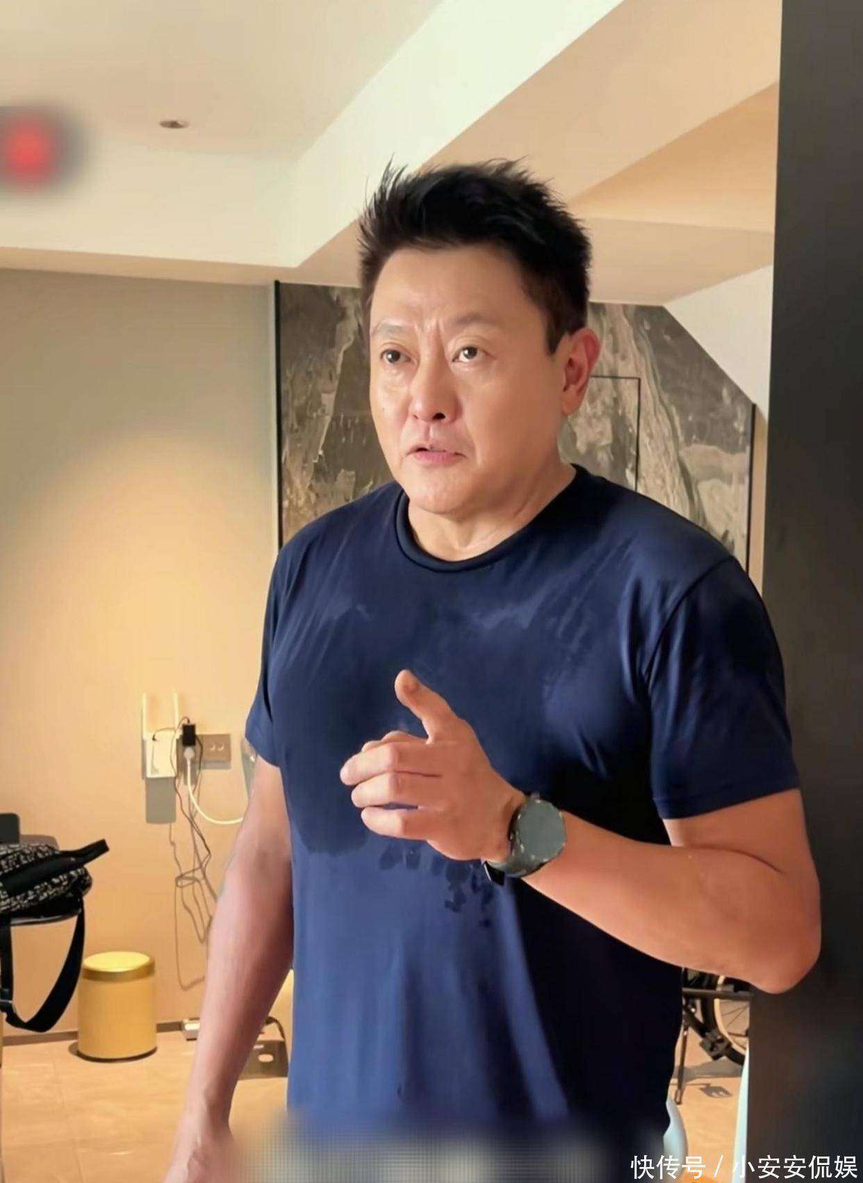 近180高女儿放学父女神似家温馨时尚!不朽情缘游戏网站址58岁魏骏杰接15岁(图2) 近180高女儿放学父女神似家温馨时尚!不朽情缘游戏网站址58岁魏骏杰接15岁(图2)